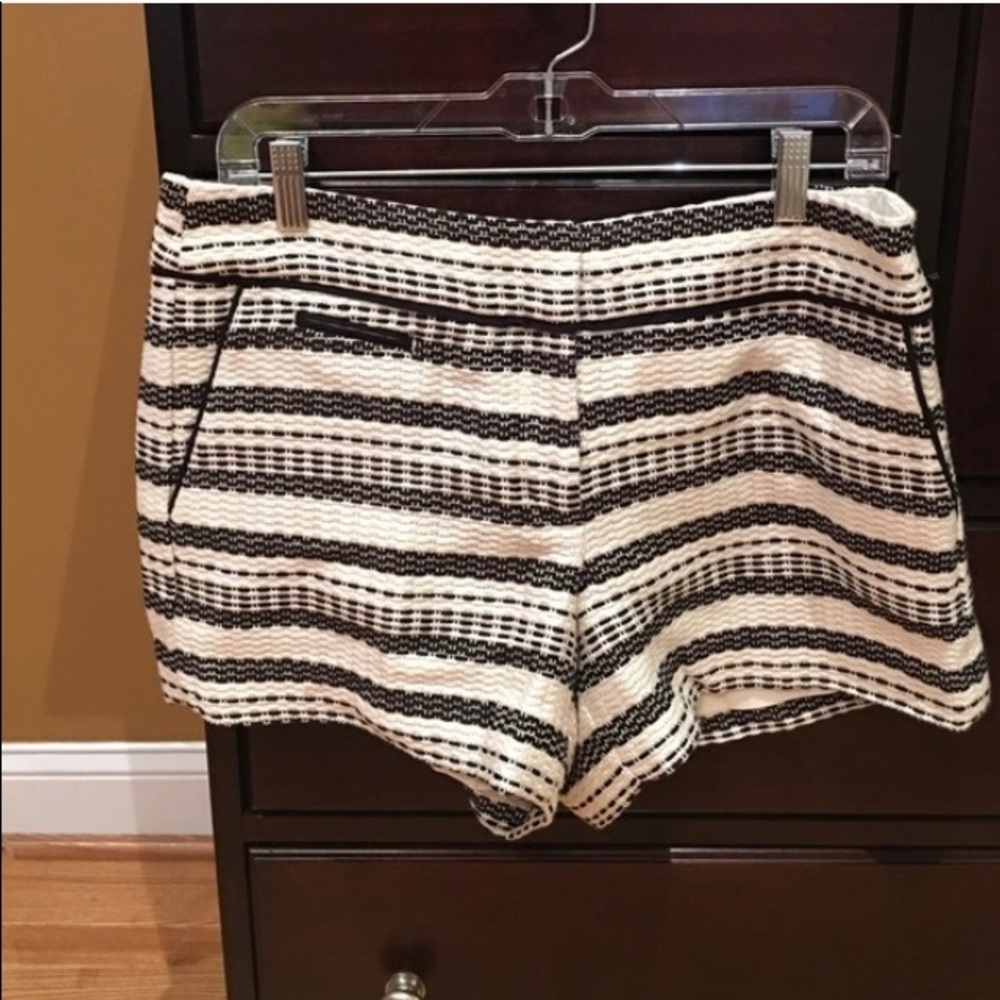 Size 6 LOFT Black And White
